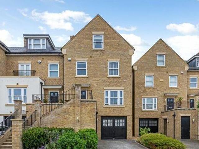 House for sale in Uxbridge, Greater London