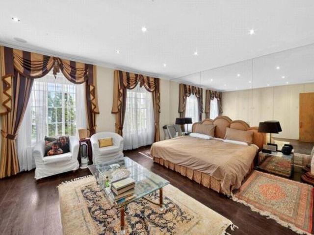 Farm for sale in City of Westminster, Greater London