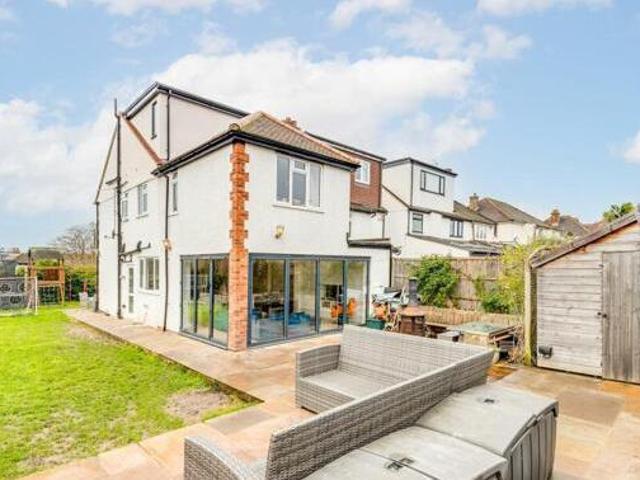 House for sale in Kings Hill, East Hertfordshire