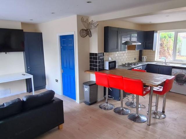House for rent in Martyrs Field, The Bridge