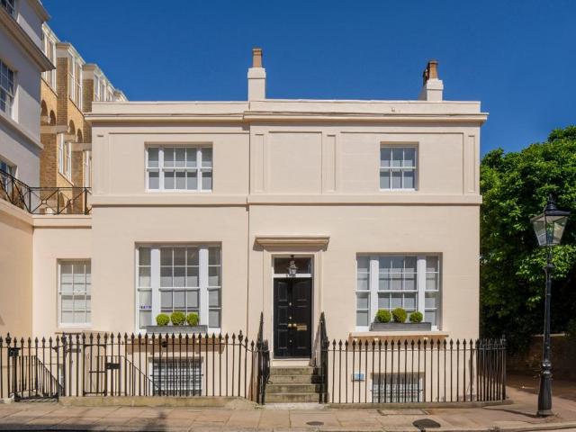 House for rent in East Marylebone, Cat Hill