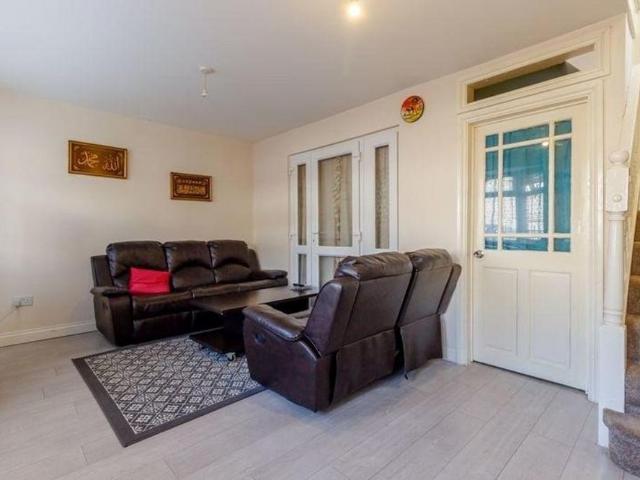 House for rent in London Borough of Barking and Dagenham, Greater London