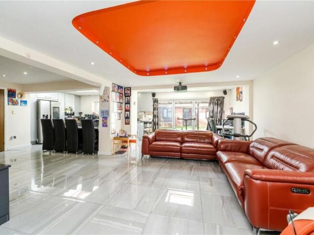 House for rent in London Borough of Hounslow, Hanworth