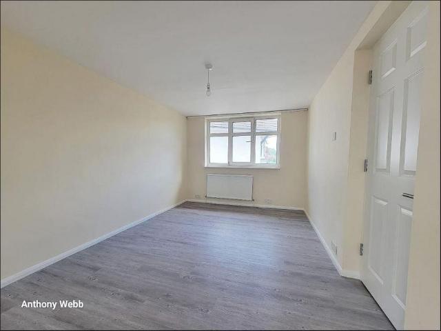 House for rent in Bowes, Greater London