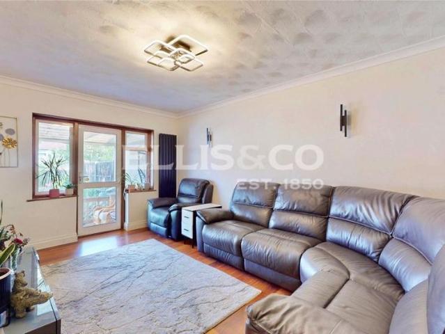 House for rent in Lane, Greater London