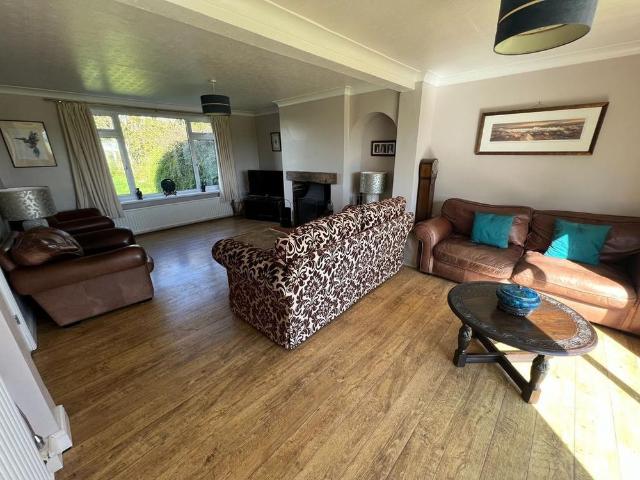 House for rent in Perryfields, West Sussex