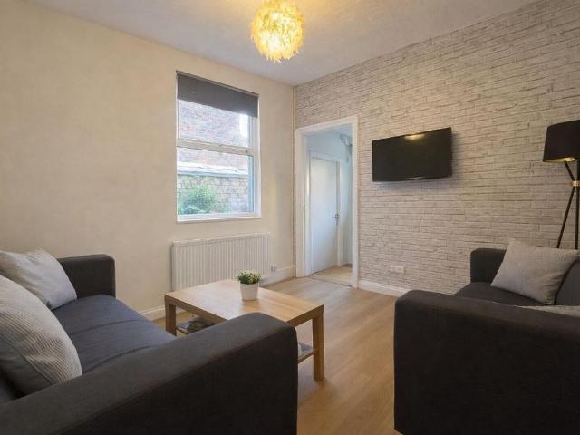 House for rent in Georgia, Greater Manchester