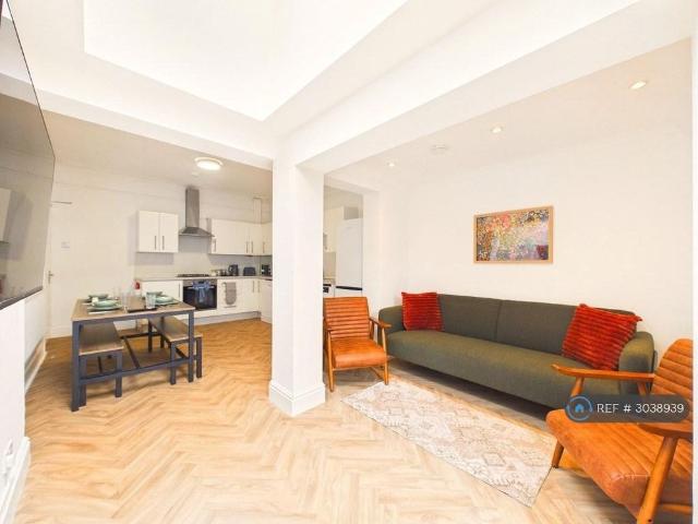 House for rent in Ewens Farm, Golden Valley