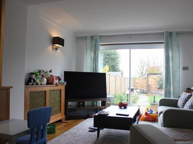 House for rent in Longlands, Greater London