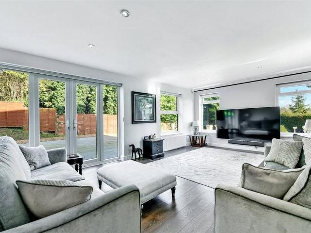 House for rent in Gerrards Cross, Tatling End