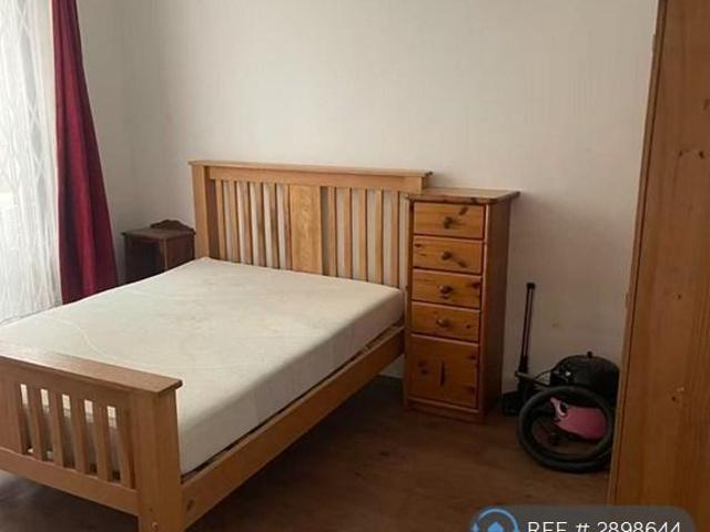 House for rent in Kingsbury, Greater London