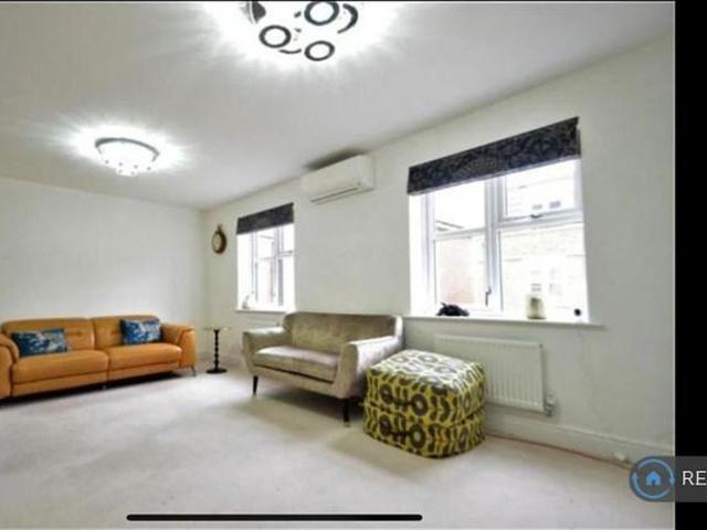 House for rent in Ickenham, Greater London