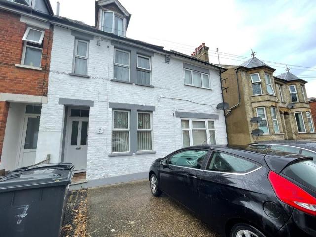 House for rent in Totteridge, Cressex