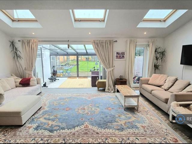 House for rent in Shinfield, Grazeley
