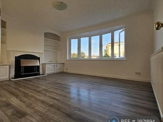 House for rent in Elm Park, Greater London