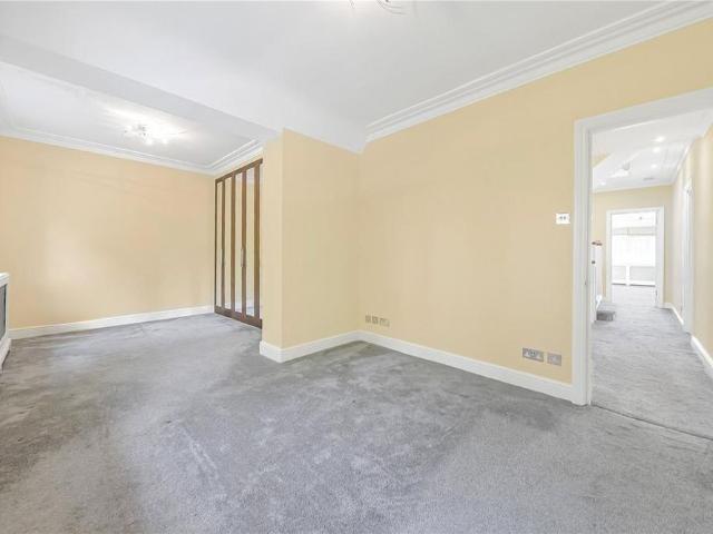 House for rent in North End, West Hampstead