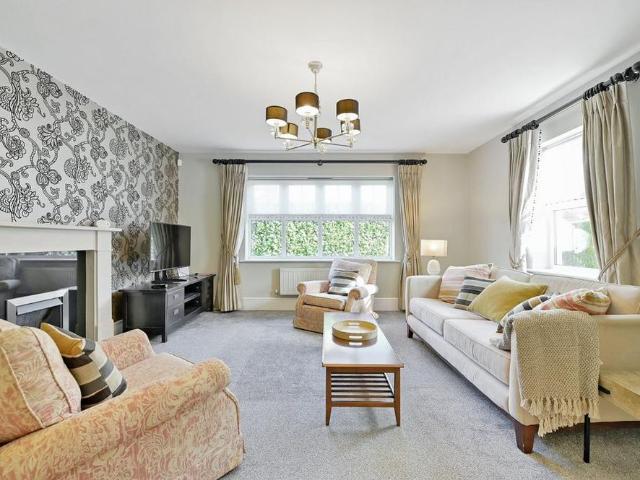 House for rent in Clewer Village, Windsor