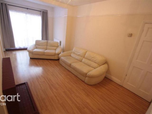 House for rent in Spring Park, Luton