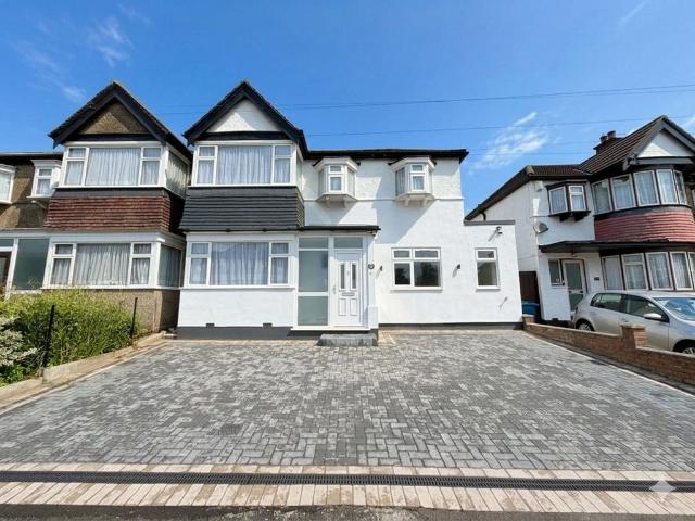 House for rent in Lane, Greater London