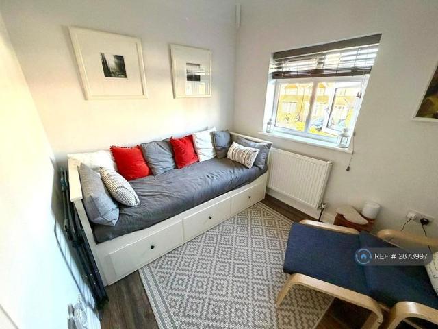 House for rent in Nork, Red Hill