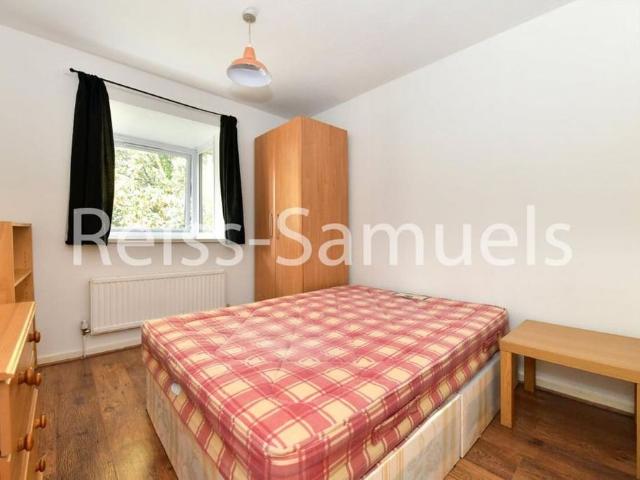 House for rent in Poplar Grove, Greater London