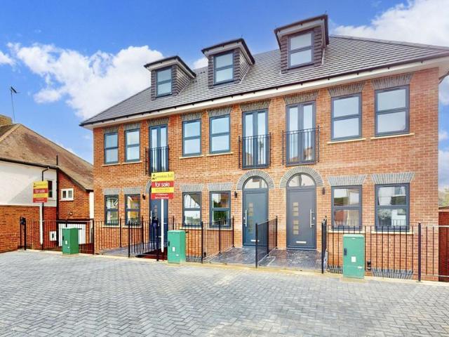 House for rent in Connaught Park, Bushey