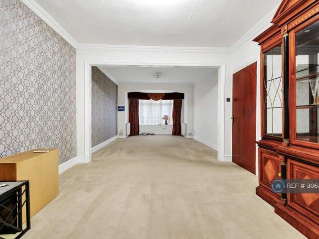 House for rent in London Borough of Redbridge, Greater London