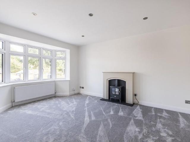 House for rent in Royal Borough of Kingston upon Thames, Greater London