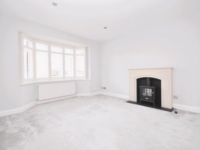 House for rent in Royal Borough of Kingston upon Thames, Greater London