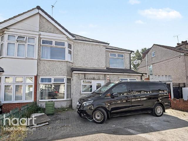 House for rent in South Hornchurch, Greater London