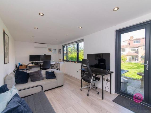 House for rent in Hendon, Greater London
