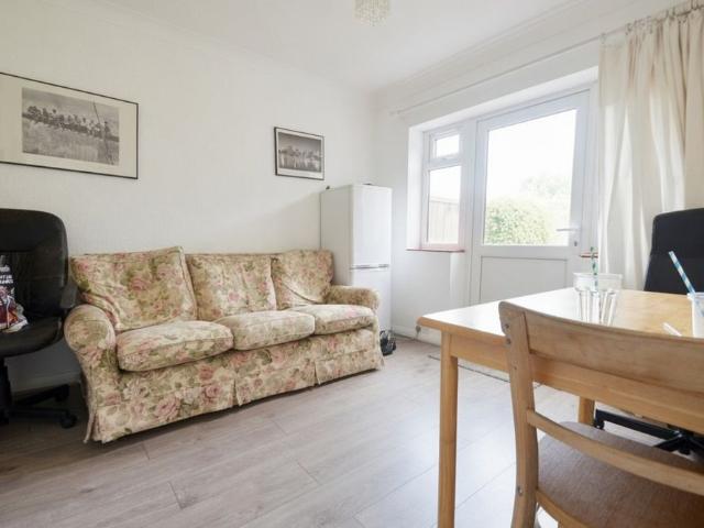 House for rent in Ripley Springs, Row Town