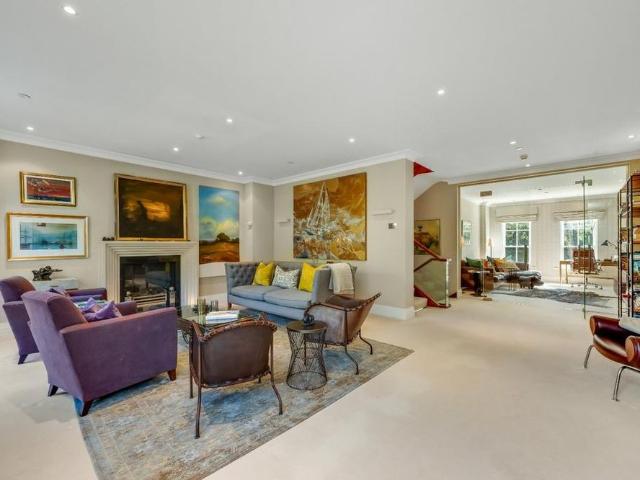 House for rent in Lower Green Esher, Blackhills
