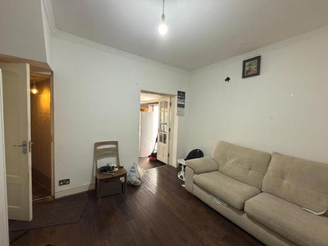 House for rent in Gants Hill, Greater London