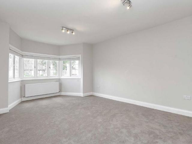 House for rent in Hendon Central, Greater London