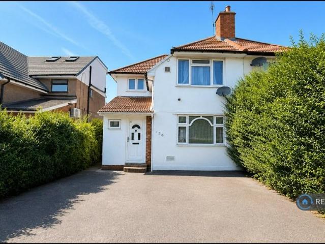 House for rent in London Borough of Hounslow, Greater London