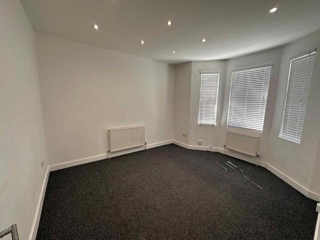 House for rent in London Borough of Ealing, Greater London