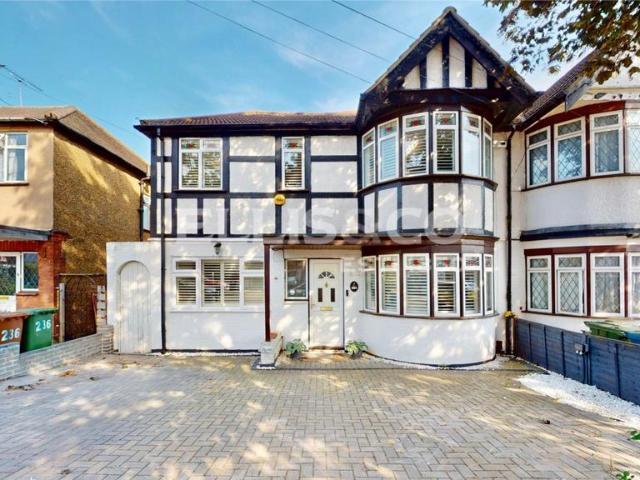 House for rent in Lane, Greater London