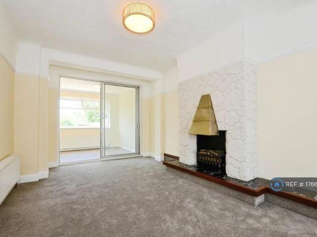 House for rent in London Borough of Ealing, Greater London