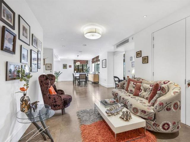 House for rent in London Borough of Barnet, Greater London