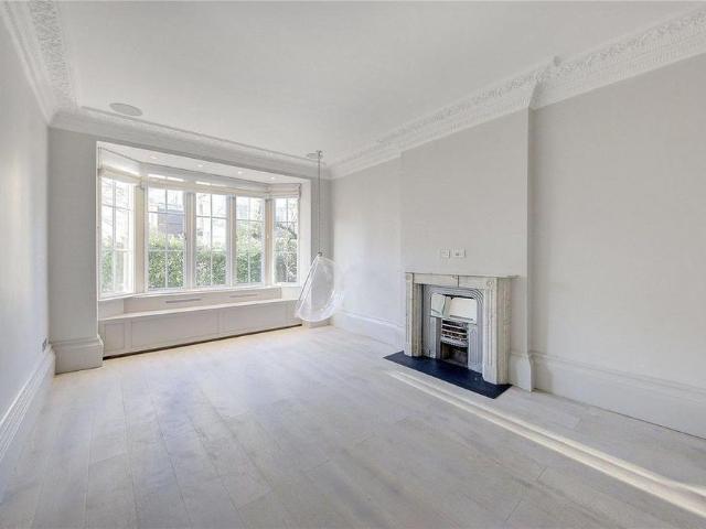 House for rent in Chalk Farm, Greater London
