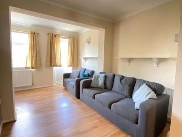 House for rent in Hales Place, The Bridge