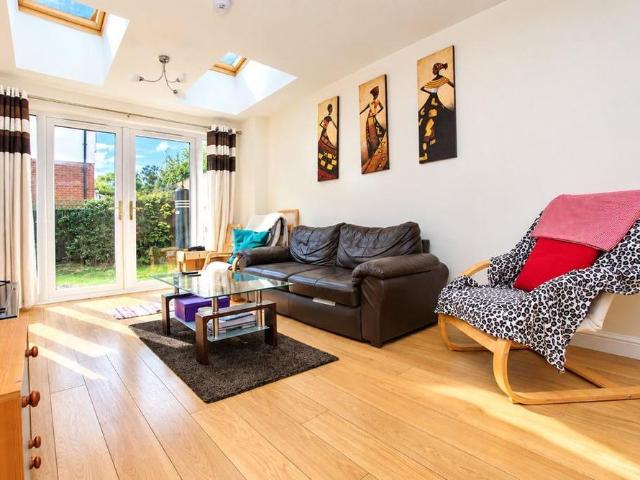 House for rent in Woodbridge Hill, Guildford