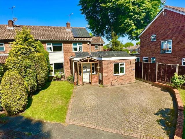 House for rent in Heol-las, Surrey