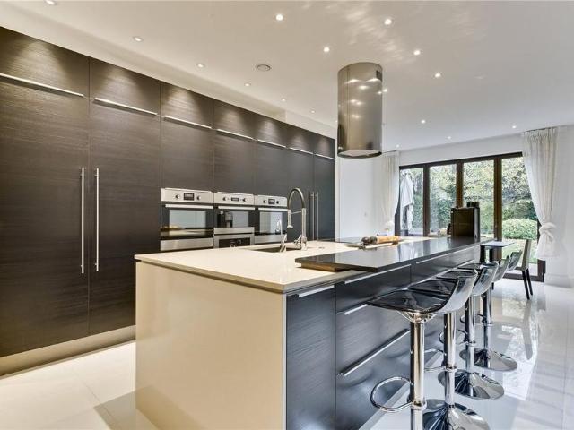 House for rent in Lower Green Esher, Blackhills