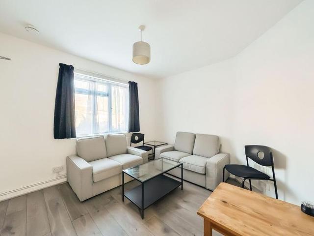 House for rent in Sleepers' Hill, Hampshire