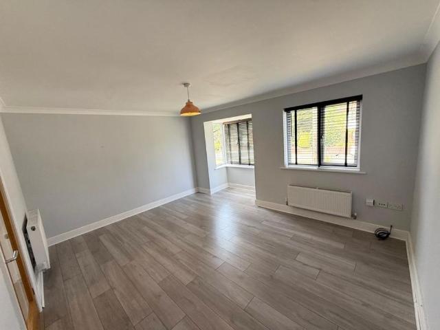 House for rent in Gorslas, Wales