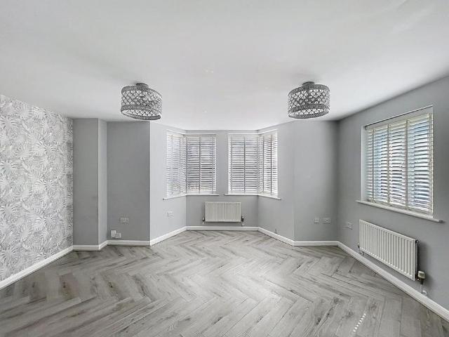 House for rent in Green Close, Warwickshire