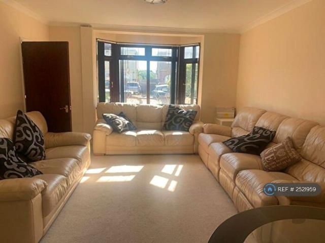 Apartment for rent in Robin Hood, The Slade