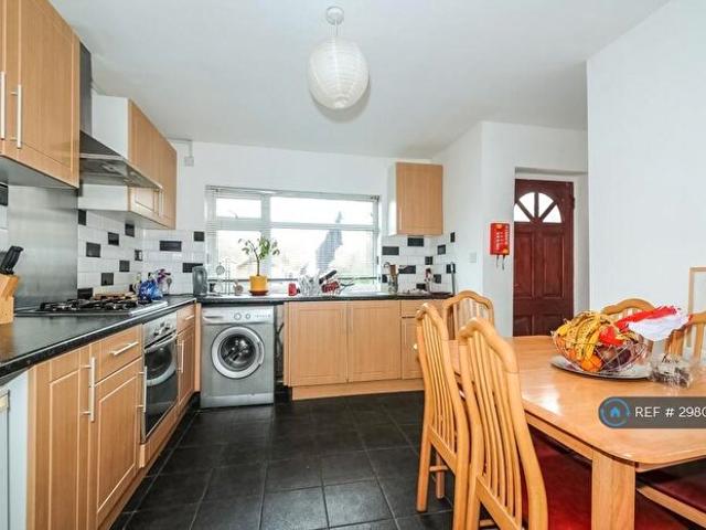 Apartment for rent in Cowley Marsh, The Slade